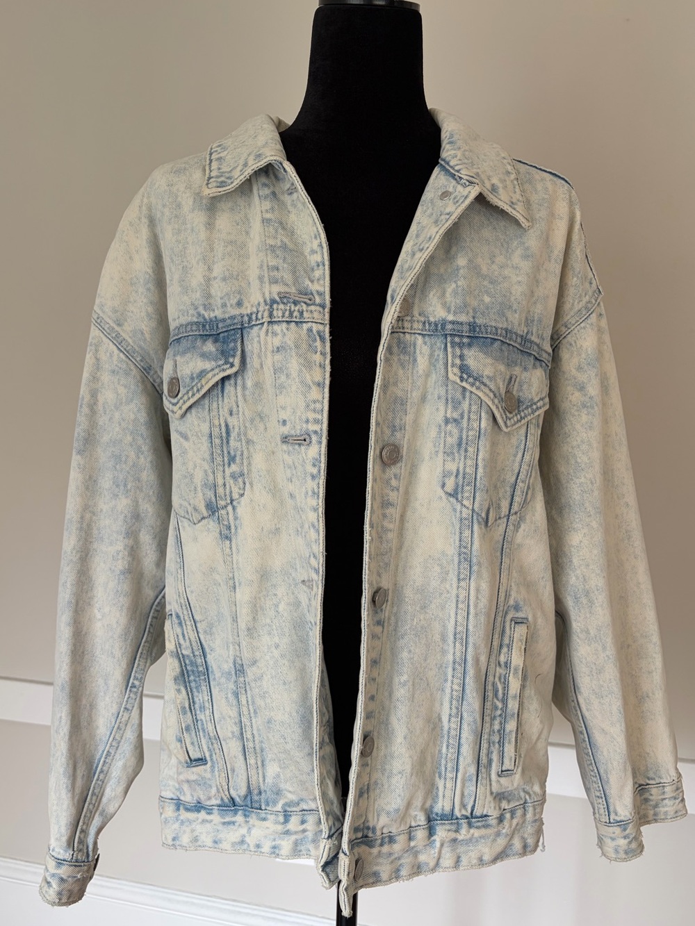 wild fable Women's Acid Wash Oversized Denim Jean Jacket Light Blue Size Medium